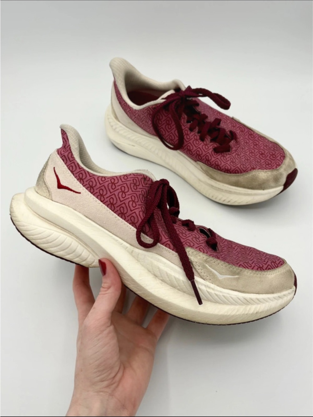 Hoka x Reformation Mach 6 LS Sneaker in Syrah / Savvy Red Printed Classic Size 8